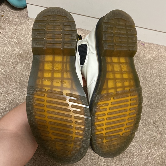 White Chelsea boot, Doc. Marten’s, worn twice, woman’s US 8 - Picture 8 of 14